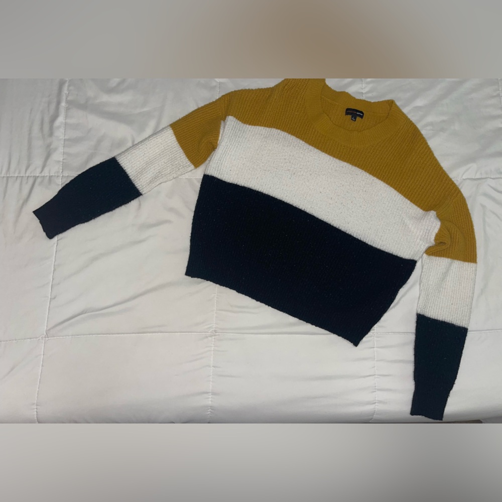 Tricolored sweater